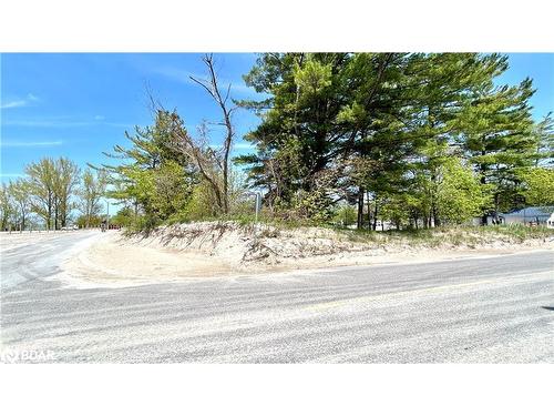 164 Mosley Street, Wasaga Beach, ON 