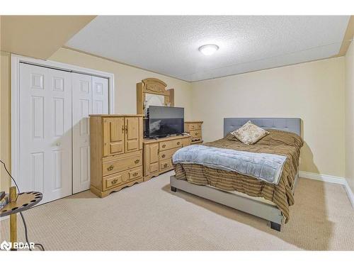 87 Farlain Lake Road E, Tiny, ON - Indoor Photo Showing Bedroom