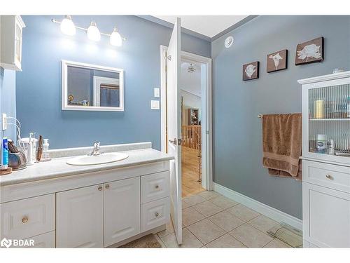 87 Farlain Lake Road E, Tiny, ON - Indoor Photo Showing Bathroom