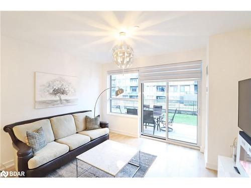 D112-333 Sea Ray Avenue, Innisfil, ON - Indoor Photo Showing Living Room