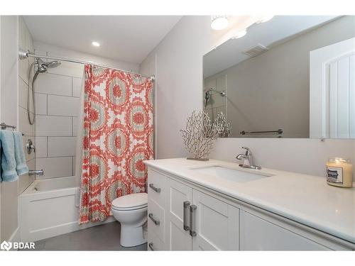585 Fuller Avenue, Midland, ON - Indoor Photo Showing Bathroom