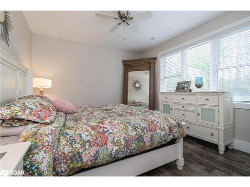 585 Fuller Avenue, Midland, ON - Indoor Photo Showing Bedroom