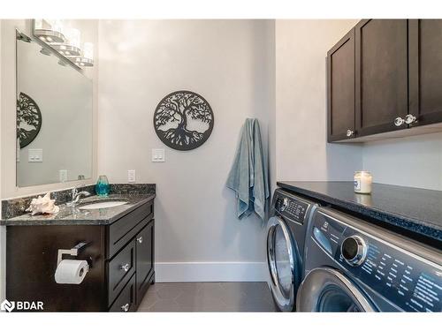 585 Fuller Avenue, Midland, ON - Indoor Photo Showing Laundry Room