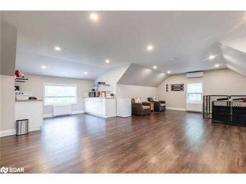 585 Fuller Avenue, Midland, ON - Indoor Photo Showing Living Room