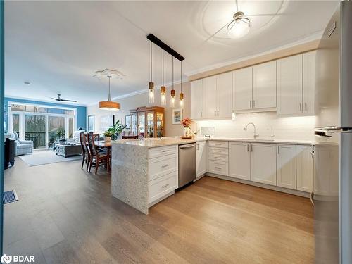 326 Lucy Lane, Orillia, ON - Indoor Photo Showing Kitchen With Upgraded Kitchen