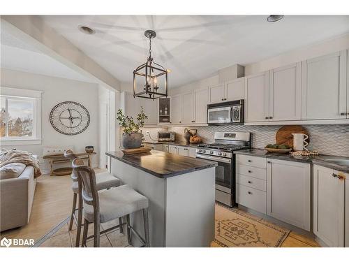 984 Little Cedar Avenue, Innisfil, ON - Indoor Photo Showing Kitchen With Upgraded Kitchen