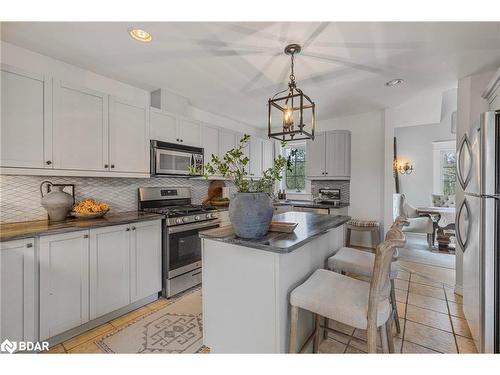 984 Little Cedar Avenue, Innisfil, ON - Indoor Photo Showing Kitchen