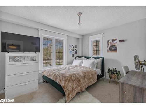 984 Little Cedar Avenue, Innisfil, ON - Indoor Photo Showing Bedroom