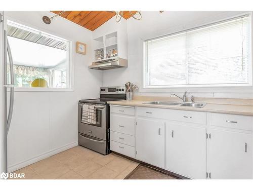 1070 Chaikof Road, Bracebridge, ON - Indoor Photo Showing Kitchen With Double Sink