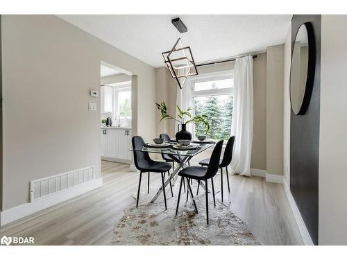 987 Garden Avenue, Innisfil, ON - Indoor Photo Showing Dining Room