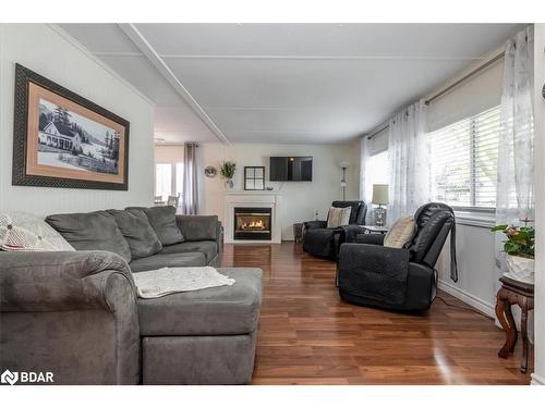 3 Weeping Willow Drive, Innisfil, ON - Indoor Photo Showing Living Room With Fireplace