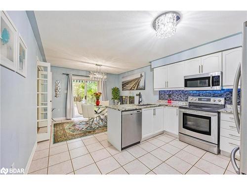 2275 Jack Crescent, Innisfil, ON - Indoor Photo Showing Kitchen With Stainless Steel Kitchen