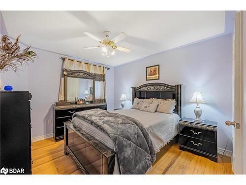 2275 Jack Crescent, Innisfil, ON - Indoor Photo Showing Bedroom