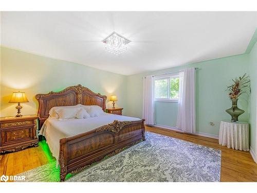 2275 Jack Crescent, Innisfil, ON - Indoor Photo Showing Bedroom