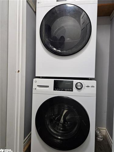 18 Willowdale Street, Brantford, ON - Indoor Photo Showing Laundry Room