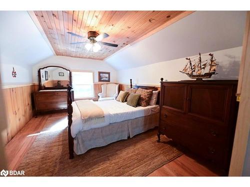 111 Rose Lake Road, Utterson, ON - Indoor Photo Showing Bedroom