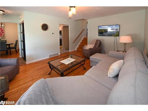 14 Marshall Park Drive, North Bay, ON - Indoor Photo Showing Living Room