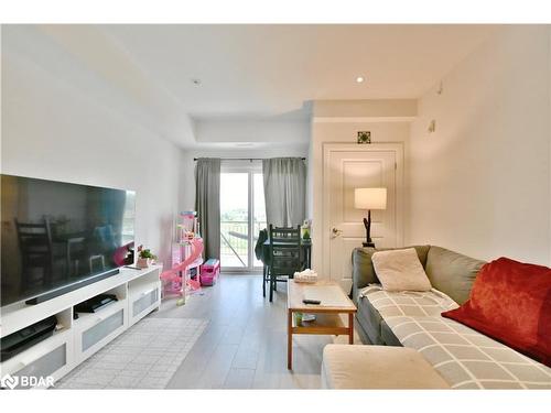 608-299 Cundles Road East Road, Barrie, ON - Indoor Photo Showing Living Room