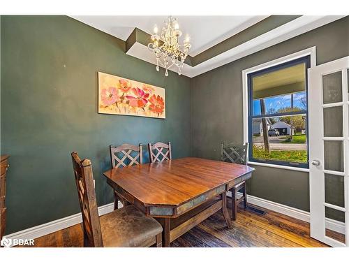 7 Stoddart Street, Essa, ON - Indoor Photo Showing Dining Room