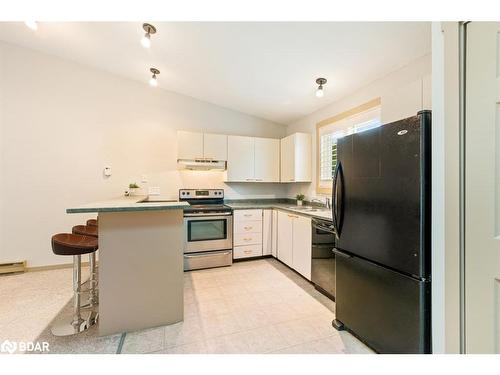 403-12 Dawson Drive, Collingwood, ON - Indoor Photo Showing Kitchen