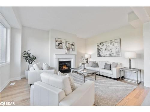 20 Aviron Crescent, Welland, ON - Indoor Photo Showing Living Room With Fireplace