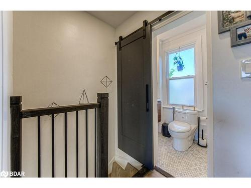 344 Emerald Street N, Hamilton, ON - Indoor Photo Showing Bathroom