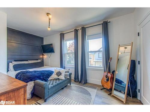 344 Emerald Street N, Hamilton, ON - Indoor Photo Showing Bedroom