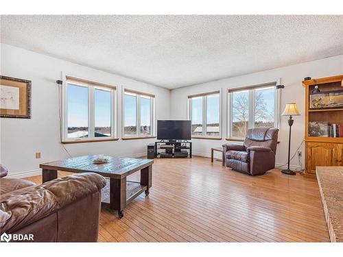 4628 10Th Line, New Tecumseth, ON - Indoor Photo Showing Living Room