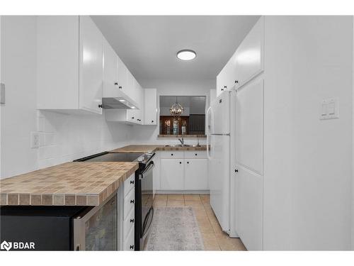 31-7 Briarwood Drive, Alliston, ON - Indoor Photo Showing Kitchen