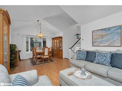 31-7 Briarwood Drive, Alliston, ON - Indoor Photo Showing Living Room