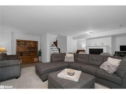 31-7 Briarwood Drive, Alliston, ON - Indoor Photo Showing Living Room