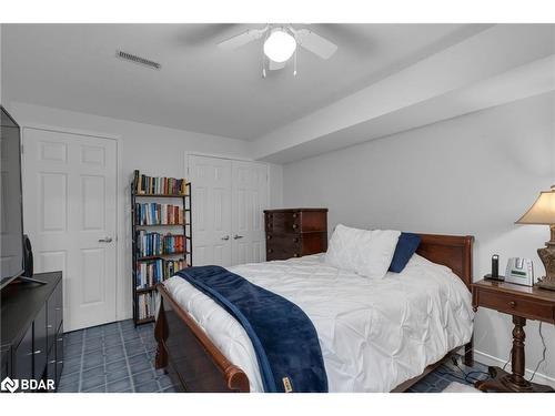 31-7 Briarwood Drive, Alliston, ON - Indoor Photo Showing Bedroom