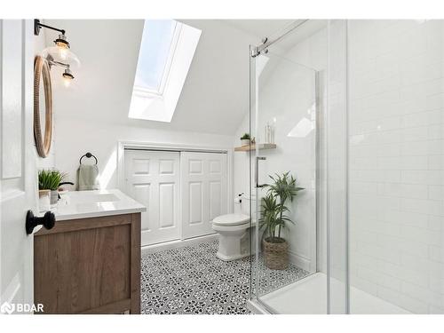 82 Providence Road, Kawartha Lakes, ON - Indoor Photo Showing Bathroom