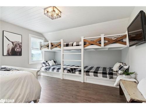 82 Providence Road, Kawartha Lakes, ON - Indoor Photo Showing Bedroom