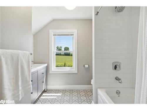 82 Providence Road, Kawartha Lakes, ON - Indoor Photo Showing Bathroom