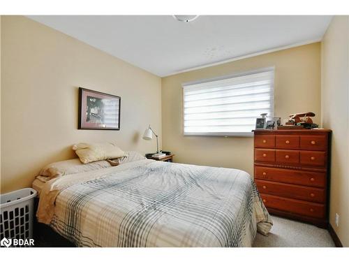 1304 10Th Line, Innisfil, ON - Indoor Photo Showing Bedroom