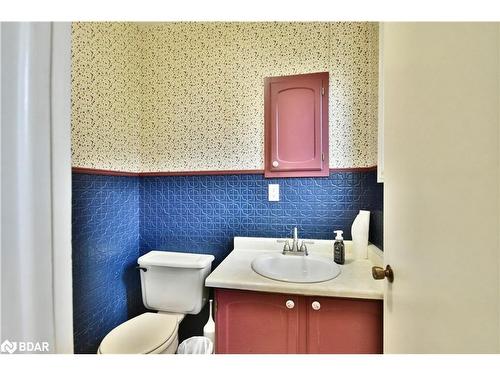 1304 10Th Line, Innisfil, ON - Indoor Photo Showing Bathroom