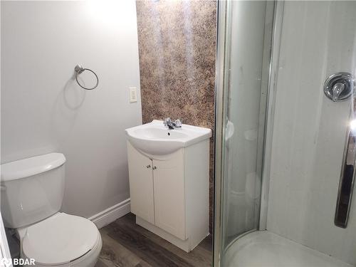112-8800 Willoughby Drive, Niagara Falls, ON - Indoor Photo Showing Bathroom