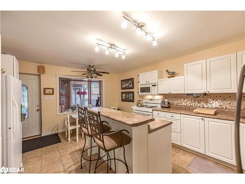 343 Arthur Street, Orillia, ON - Indoor Photo Showing Kitchen