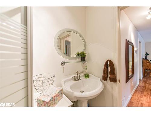 343 Arthur Street, Orillia, ON - Indoor Photo Showing Bathroom