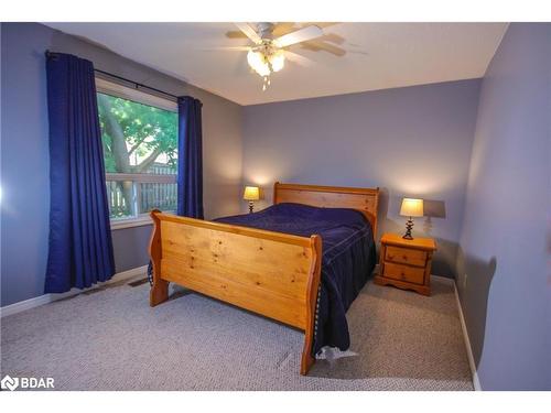 9-231 Oxford Street, Orillia, ON - Indoor Photo Showing Bedroom