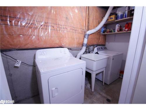 9-231 Oxford Street, Orillia, ON - Indoor Photo Showing Laundry Room