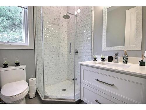 76 Old Mosley Street, Wasaga Beach, ON - Indoor Photo Showing Bathroom