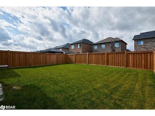 1433 Mcroberts Crescent Crescent, Innisfil, ON - Outdoor With Backyard