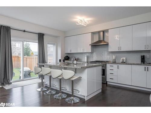 1433 Mcroberts Crescent Crescent, Innisfil, ON - Indoor Photo Showing Kitchen With Upgraded Kitchen