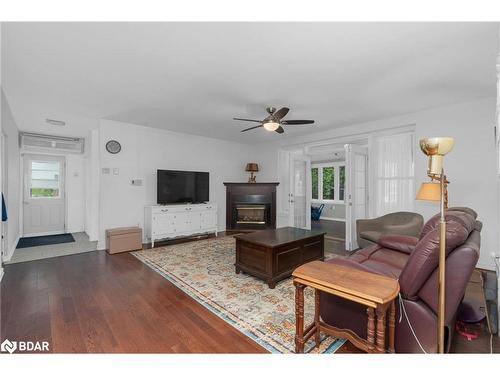 758 Yonge Street, Midland, ON - Indoor Photo Showing Living Room With Fireplace