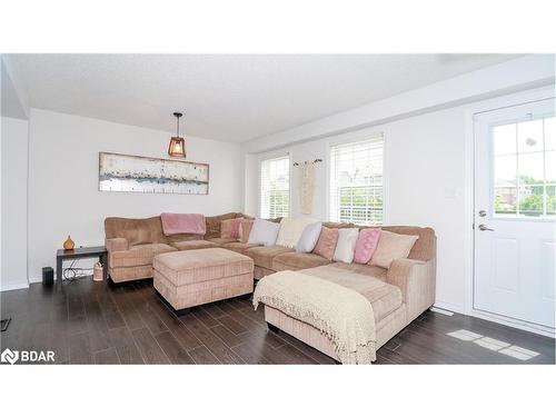 5-57 Ferndale Drive S, Barrie, ON - Indoor Photo Showing Living Room