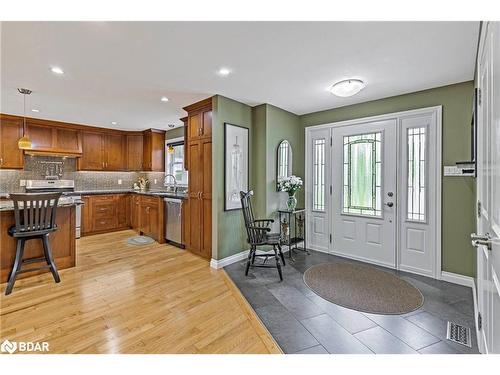 45 Stanley Avenue, Oro-Medonte, ON - Indoor Photo Showing Kitchen