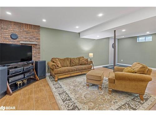 45 Stanley Avenue, Oro-Medonte, ON - Indoor Photo Showing Other Room