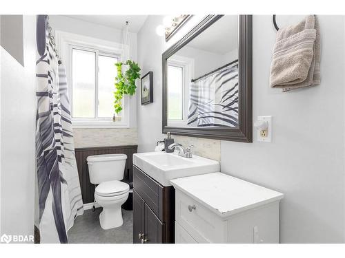 1067 Larch Street, Innisfil, ON - Indoor Photo Showing Bathroom